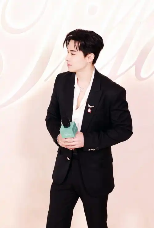 上海tiffany活动henry刘宪华  发电厂饭拍 495    刚刚有人说你帅!