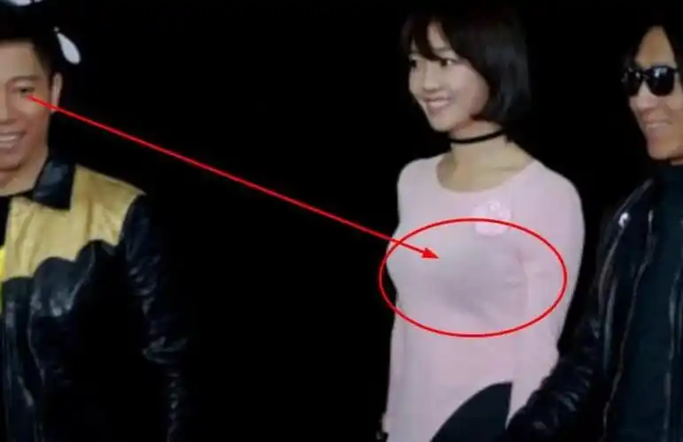 有一种"一指禅"叫白百何,亮点太突出,网友:任谁都挪不开眼