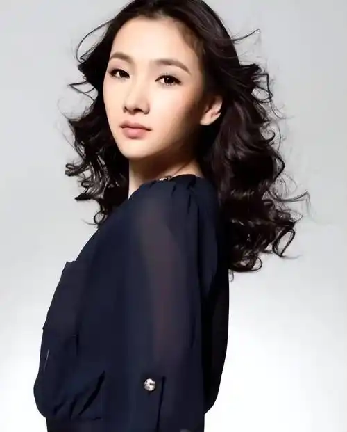 朱亚文:分手相恋七年的富家女,迎娶陈思诚前女友,至今零绯闻_潘禹彤