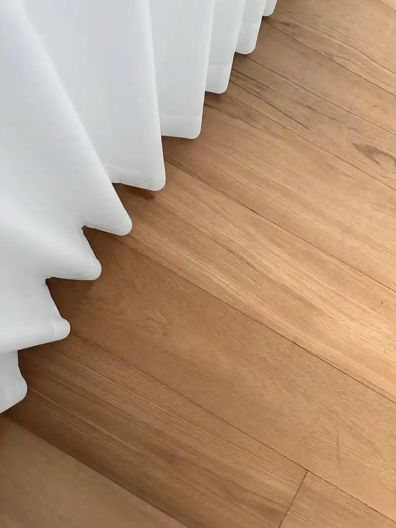 缅甸柚木木地板素板,自然光下的效果.缅甸柚木素素板,没有上木 - 抖音