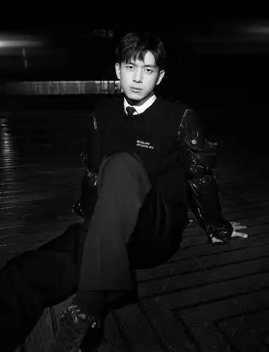 李现工作室又发新图