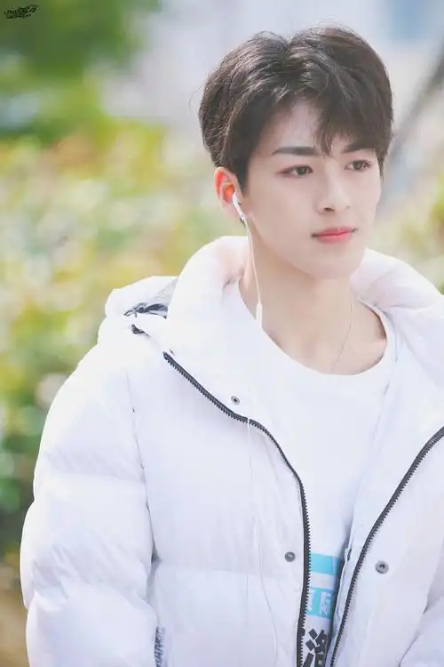 wink狙击手何洛洛