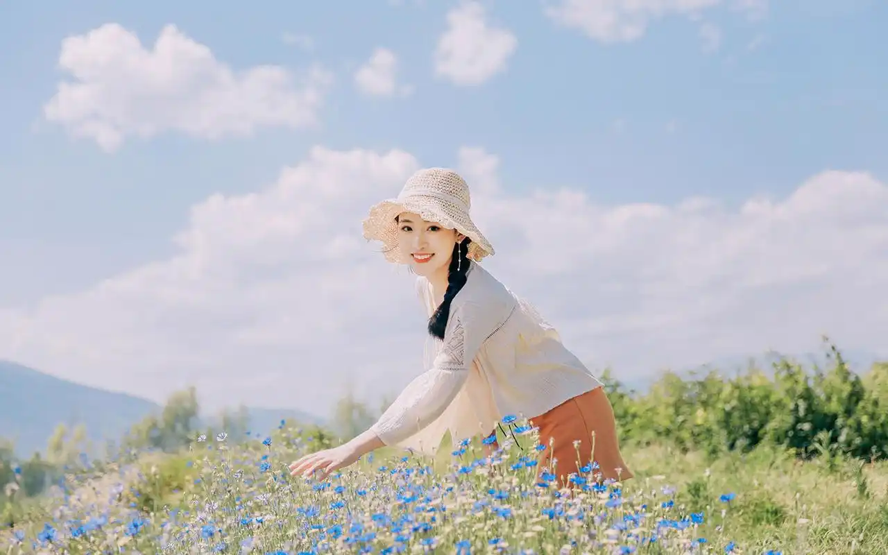 性感美女户外小清新唯美写真图片壁纸