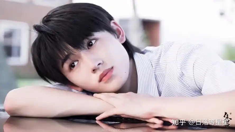 宋亚轩的哪张图让你最惊艳? - 知乎