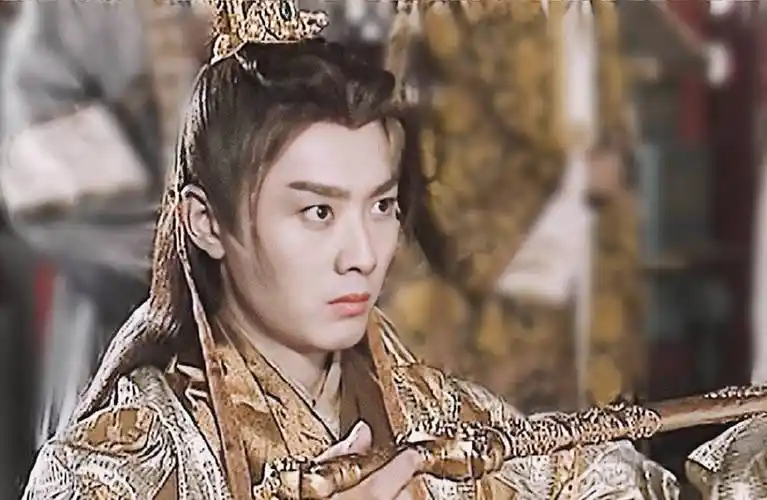 后来沈晓海在《机灵小不懂》中饰演反派宁王一角,知名度再次提高.