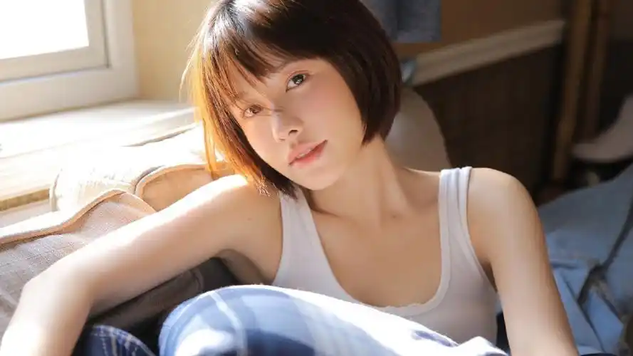 清纯开朗邻家女孩女神美女模特壁纸