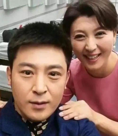 回顾演员孙涛18次登上春晚与平凡初恋恩爱30年如今很幸福