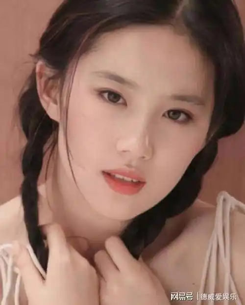 盘点12位女明星,田静很清纯,迪丽热巴底子好,娜娜很惊讶