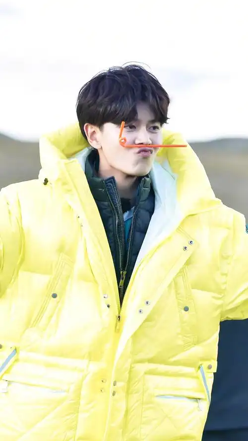 任嘉伦参加的极限挑战宝藏行,明日更新,敬请期待