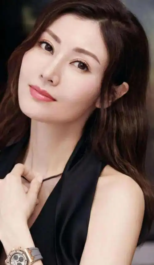 李嘉欣港姐中的战斗姐