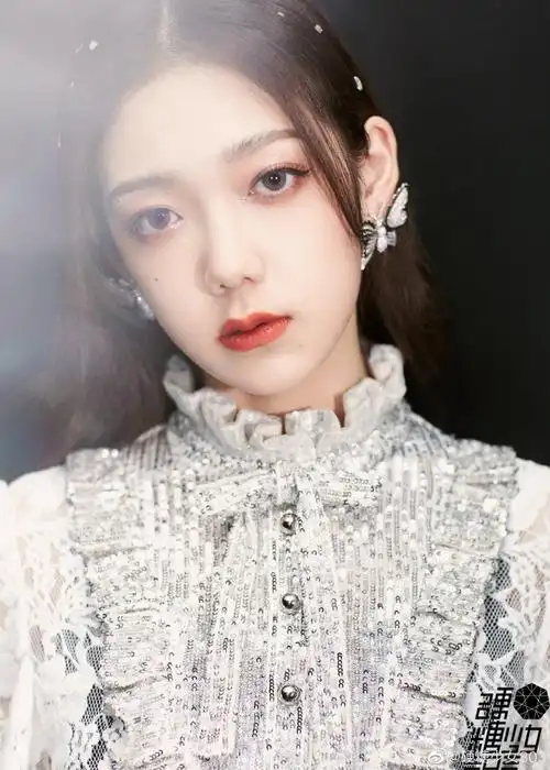 让@硬糖少女303-希林娜依高带你奏响冬日乐章