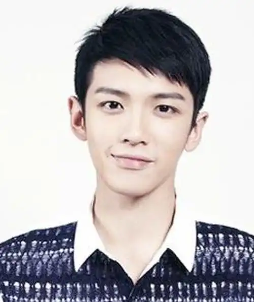 长脸男生短发发型哪款好看?除了短发还可以做什么发型?-图1