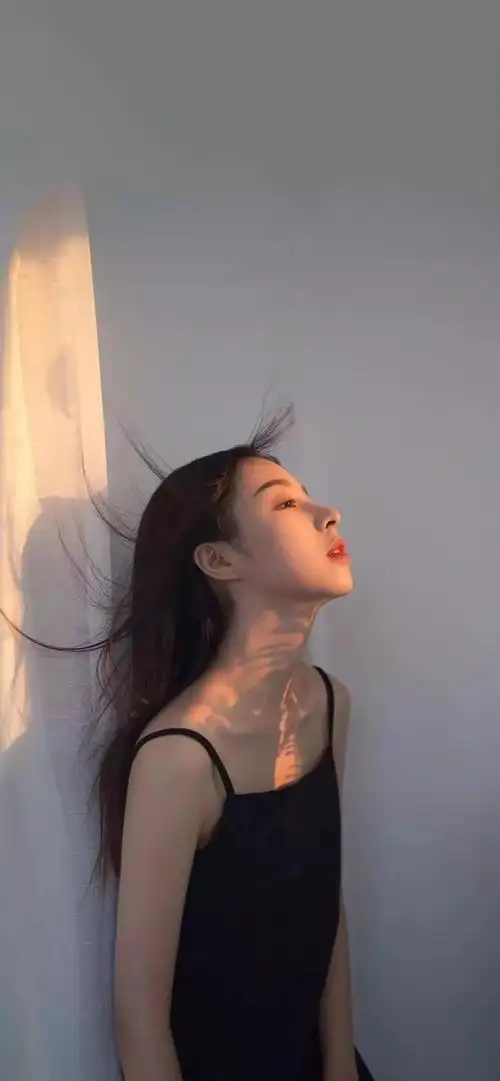 抖音最近很火的图片抖音爆火的漂亮小姐姐壁纸