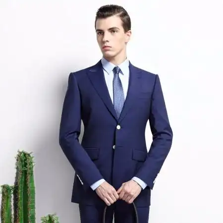 藏青色西服上衣配什么颜色裤子与短大衣本人皮肤稍黑