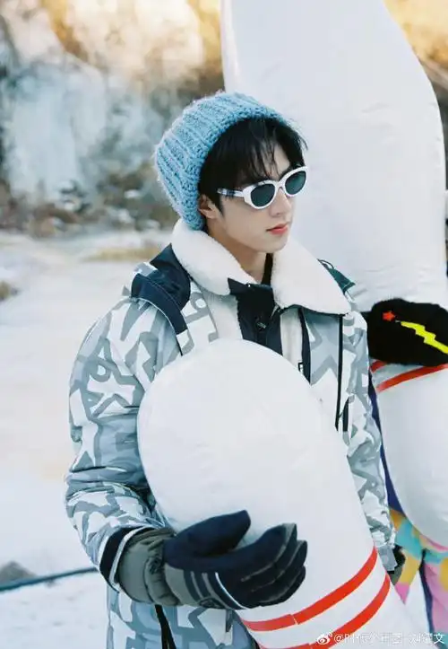 新生代演员刘耀文##新声唱作人刘耀文