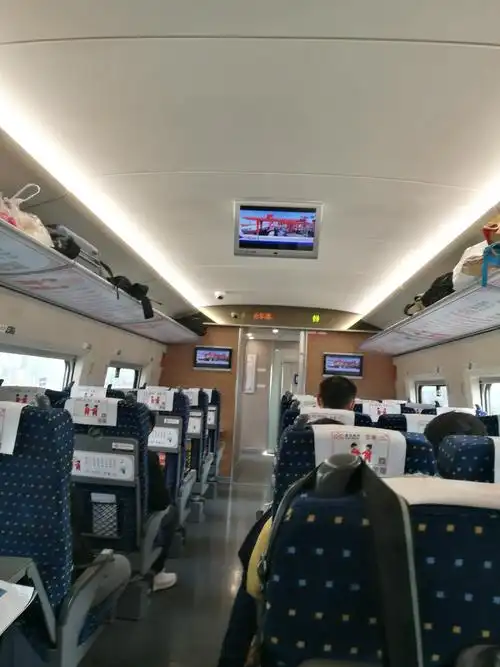 高铁动车上——虽坐了多次,这次坐还是有点小激动小开心