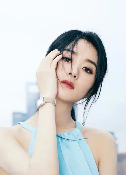 p>赵丽颖,1987年10月16日出生于河北省廊坊市,中国内地影视女演员.