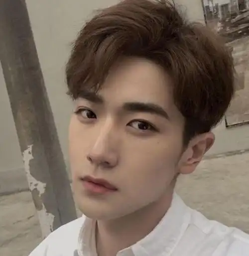 2021男士微中分发型,全网夸的男生发型-图3