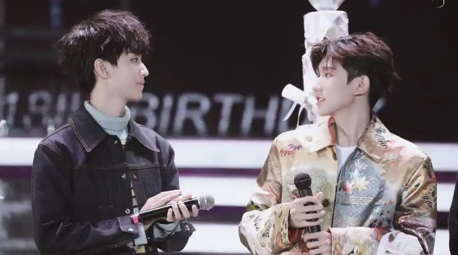 凯源[超话]# 凯源盛世 "你是上天给予我的恩赐,你是我身边守护