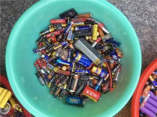 中牟县晨阳路学校举行废旧电池回收成果展示活动