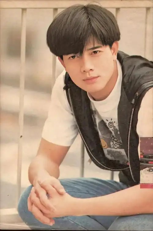 郭富城年轻时的颜值真的没得说啊,你喜欢他.