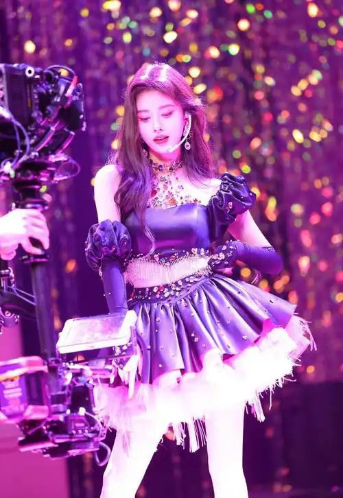 鞠婧祎又美出新高度这舞台造型比韩国女团还好看