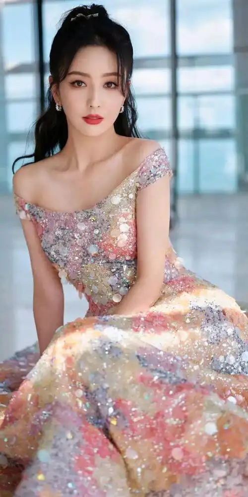 佟丽娅最新写真