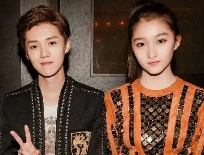 当初宁愿冒着事业受影响的危险,也要官宣女朋友,足以以证明他的担当