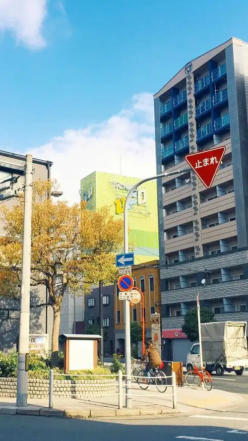 日系小清新城市街景手机壁纸图片