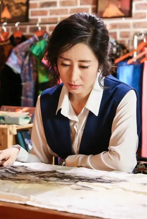 回顾刘敏涛的苦情史7年丧偶式婚姻因冰淇淋终结中年活出自我