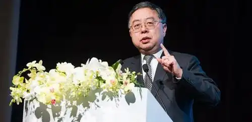 靠承包工程赚40亿,却留给弟弟没给儿子,儿子靠投资小米赚几百亿