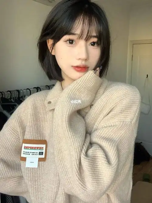 圆脸女孩必备的蓬松初恋短发 减龄显脸小