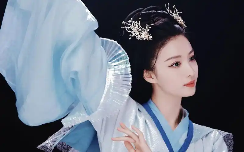 【王楚然古装】王楚然就是天生的古人吧,她扮演的的洛神女真是翩若惊