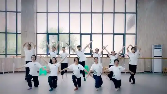 舞蹈班级班级优秀的结尾造型哈哈哈少儿舞蹈结业