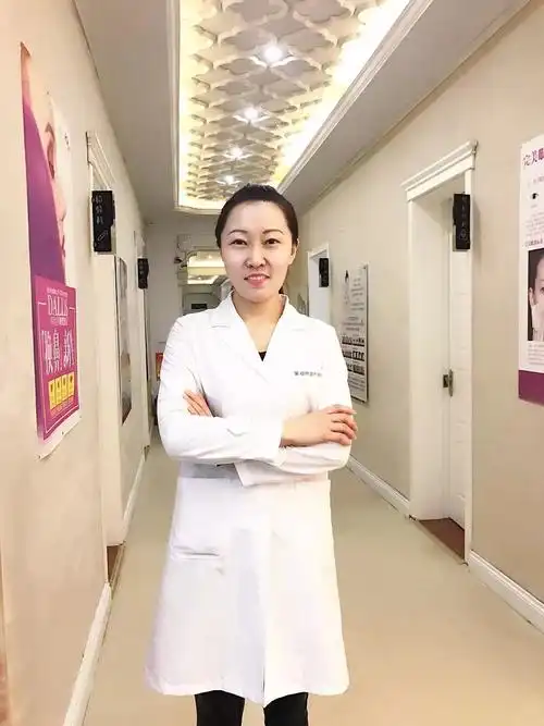 文内有福利越然皮肤科专家获得最美皮肤科医生称号