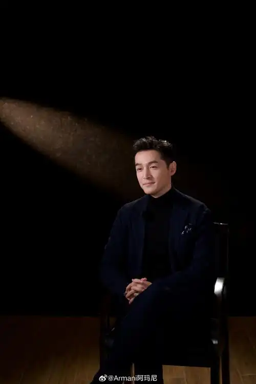 giorgio armani#全球形象代言人@胡歌身着 giorgio armani 西服套装