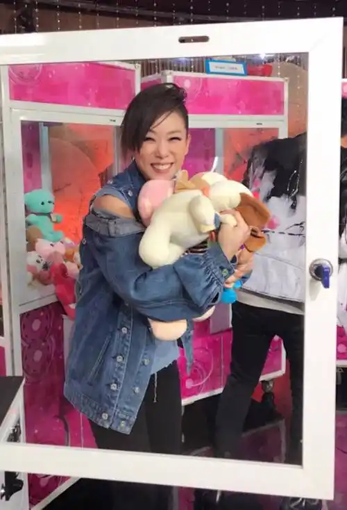 57岁林忆莲疑似复出,神隐三年开通个人账号,近照曝光状态超好_生活