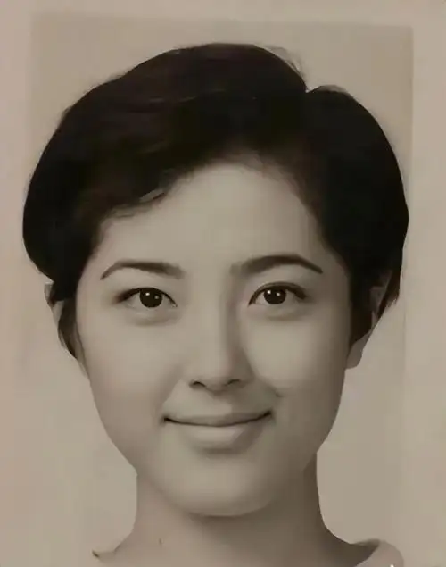 10名中年女星证件照排名章子怡清纯黄圣依惊艳许晴只排第3