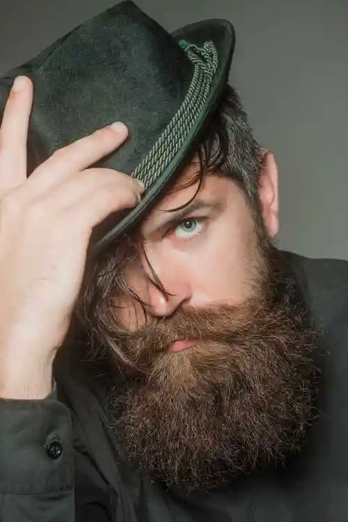 大胡子帅哥图片-帅气的大胡子帅哥素材-高清图片-摄影照片-寻图免费