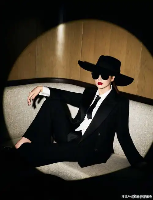 原创张雨绮不愧是霸气女王穿西装戴礼帽a范十足百老汇氛围感满满