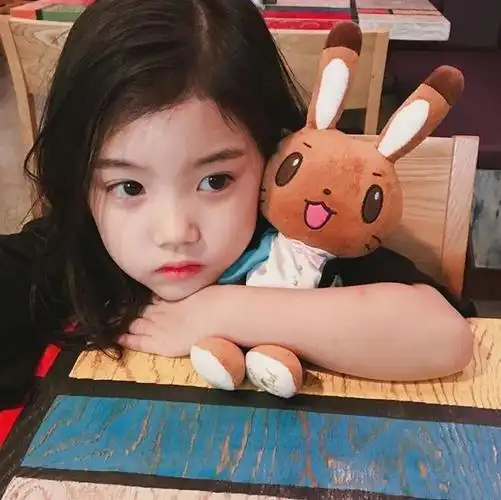 可爱萌娃头像这个星球偶尔脆弱而我也偶尔想与你沉没