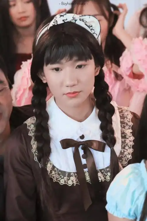 王源少年时代女装这段好好笑哦