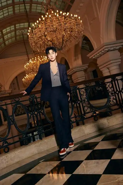 刘宪华低胸装##刘宪华深v内搭