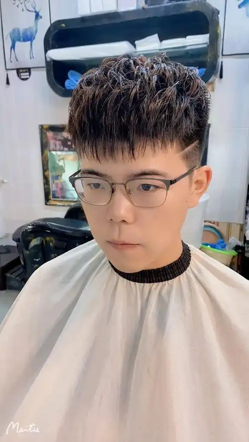 13款很适合大学生的发型时尚还有型帅到校花都心动