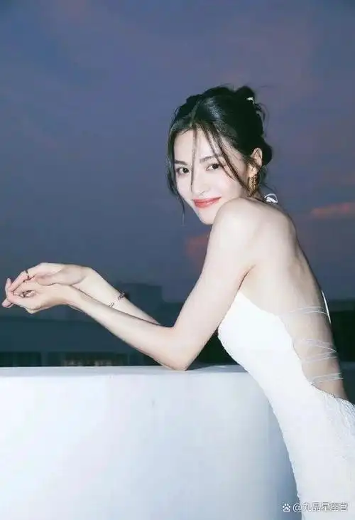 钟楚曦为何和他在一起?健身房照片被扒,难怪跟李现,张云龙分手