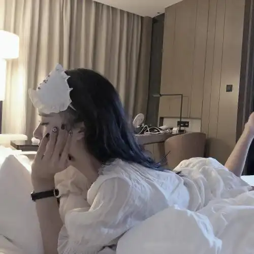 女生头像唯美侧脸一些人能让你喜欢的女头