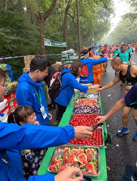 来自杭马35km赛道处的暖意 ——从一个补给站的故事说起
