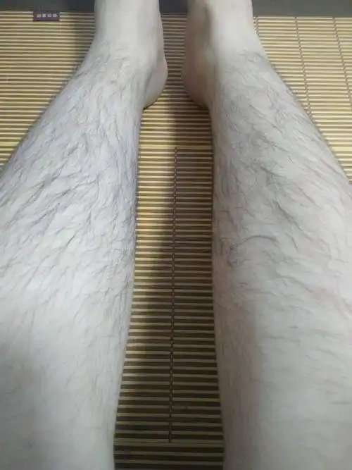 我才16 腿毛就这么长怎办? 别人都没有我的好长