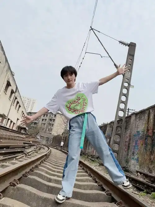 赵冠羽 冠绝主舞ace##春日少年 赵冠羽