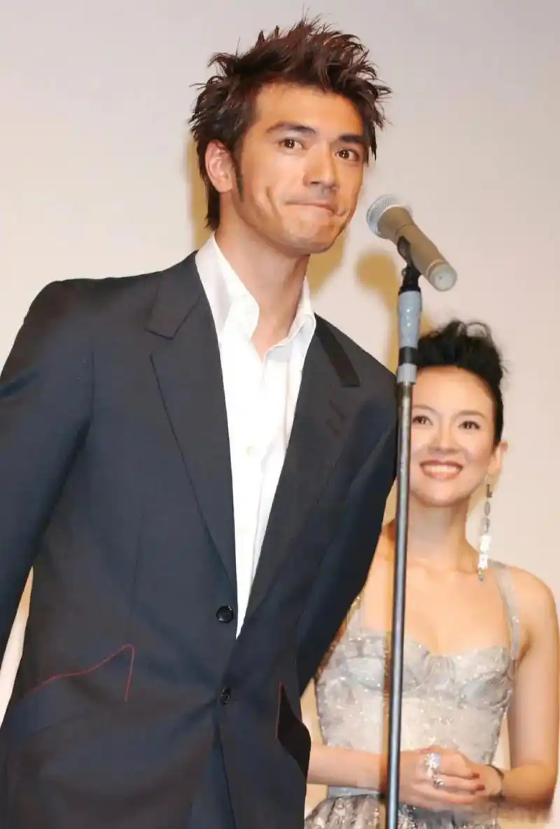 金城武的帅气是章子怡看到都会两眼发光的程度[三哈]